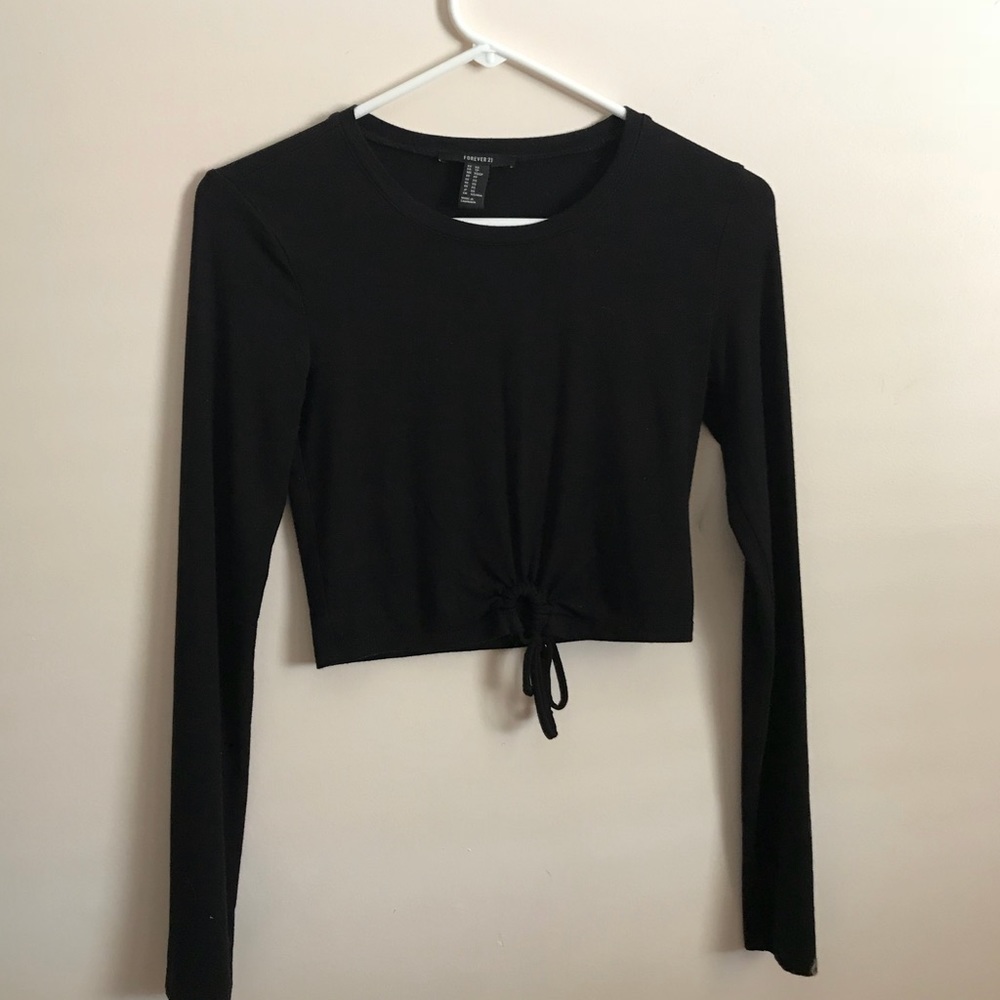 Black Long sleeved crop top